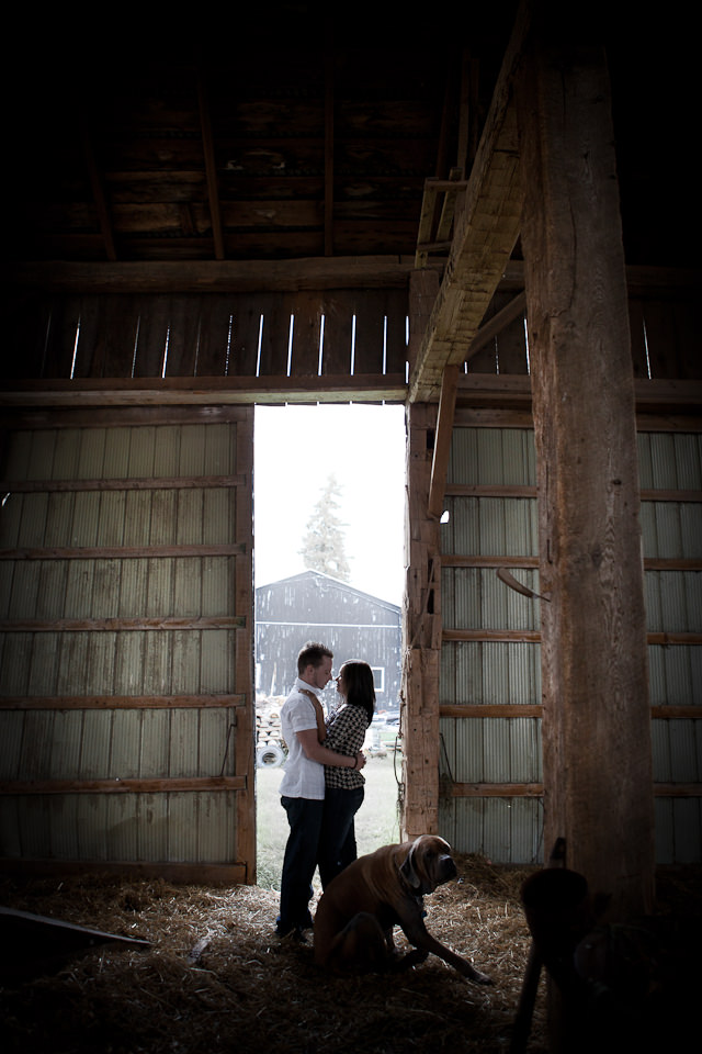 engagement photos in barn