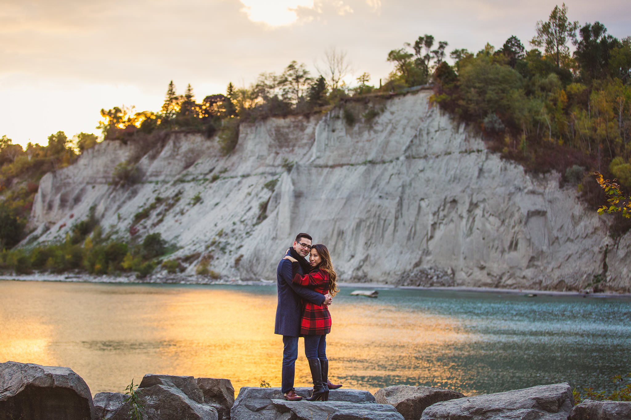 scarborough bluffs engagement photos, fall engagement photos scarborough bluffs, fall engagement photos toronto, engagement photos water toronto