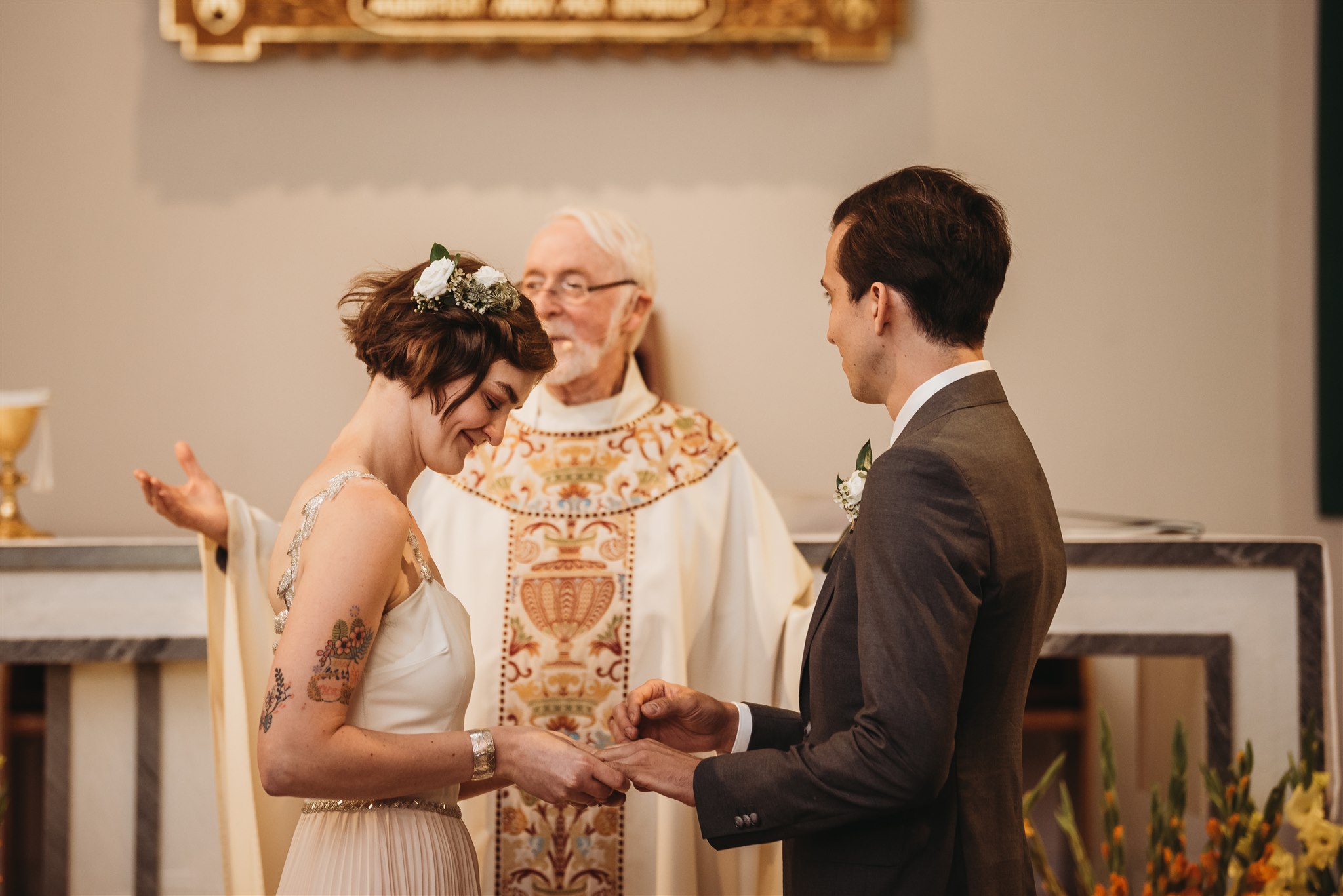 wedding ceremony at our lady of czestochowa polish catholic church in london ontario, captured by london wedding photographer Chelsey of Ten2Ten Photography