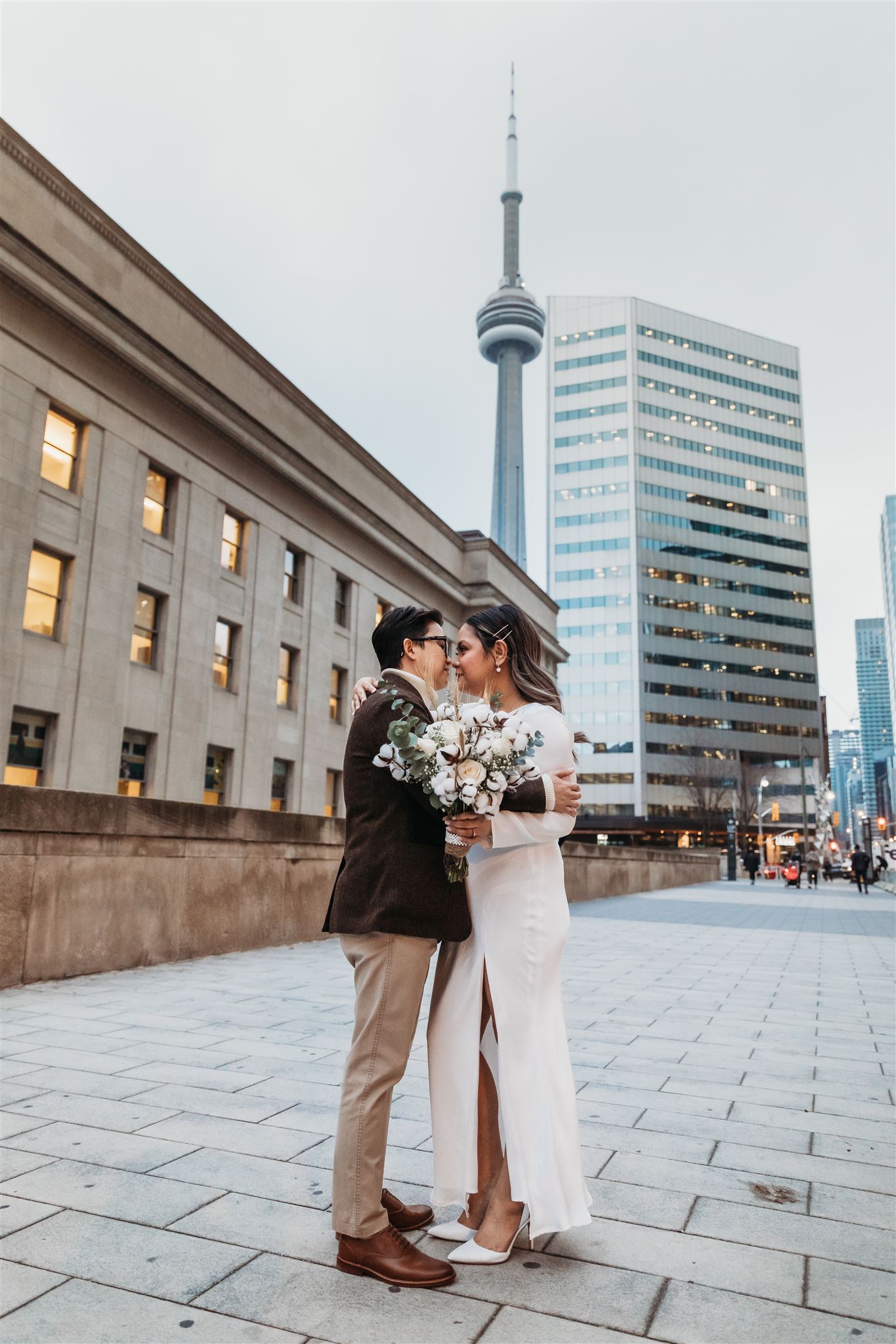 photography locations in toronto, union station engagement photos, union station wedding photos